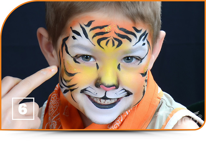 Tigris kölyök arcfestés lépésről-lépésre